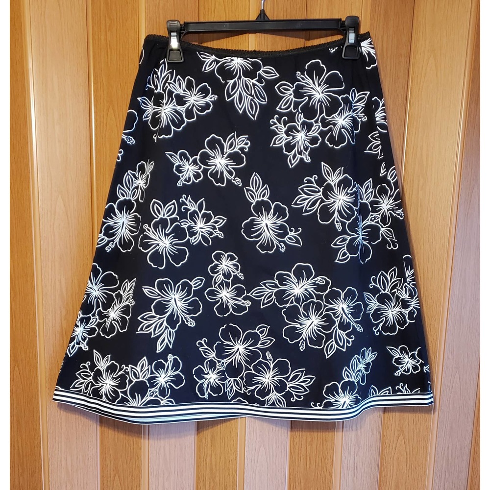 Speechless size medium black & white A-line skirt
